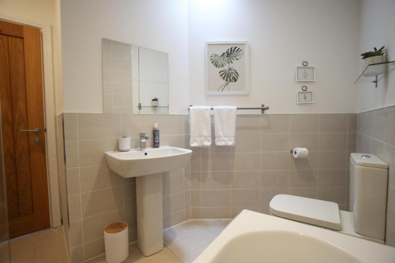 Burgess Yard 2-Bedroom Cottage, Bath Esterno foto