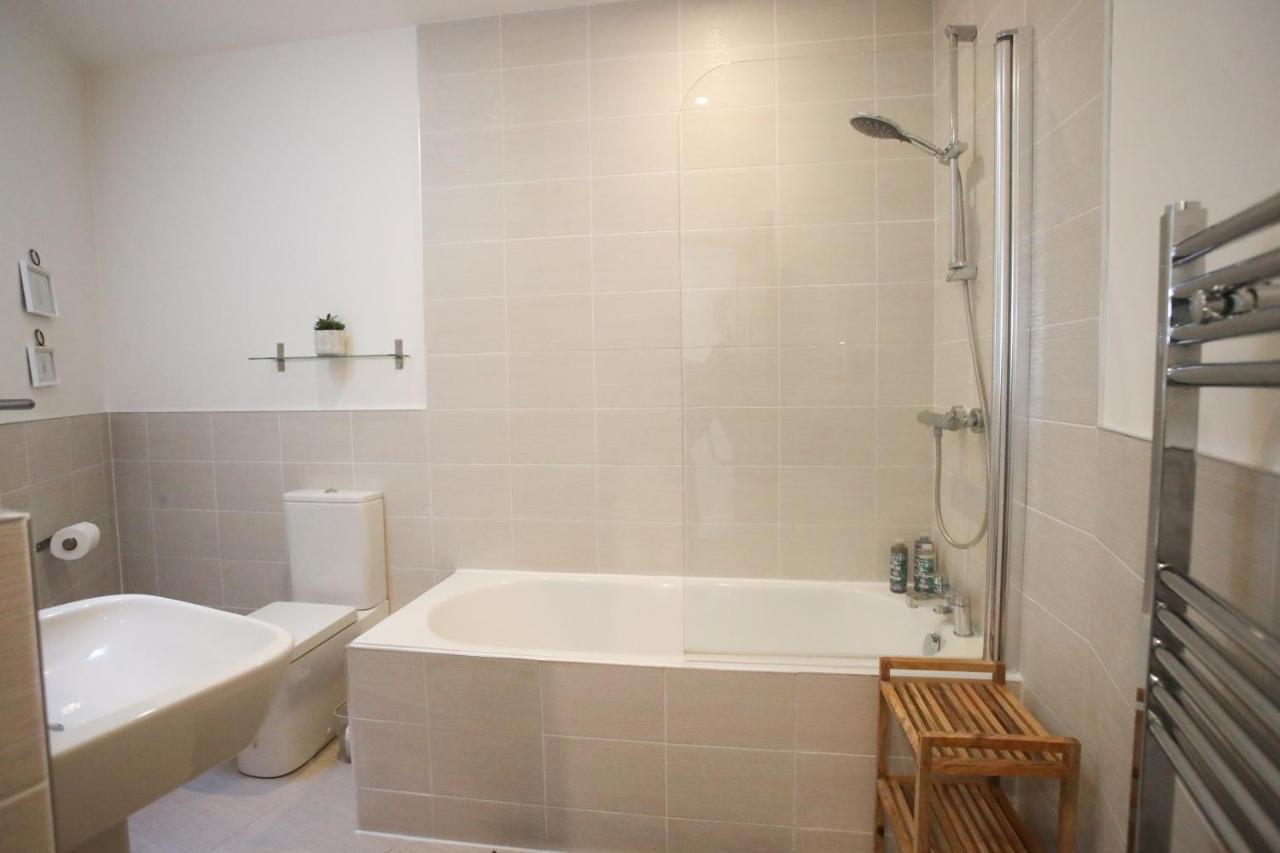 Burgess Yard 2-Bedroom Cottage, Bath Esterno foto
