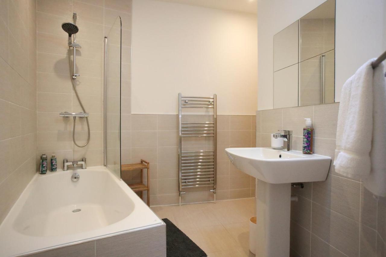 Burgess Yard 2-Bedroom Cottage, Bath Esterno foto